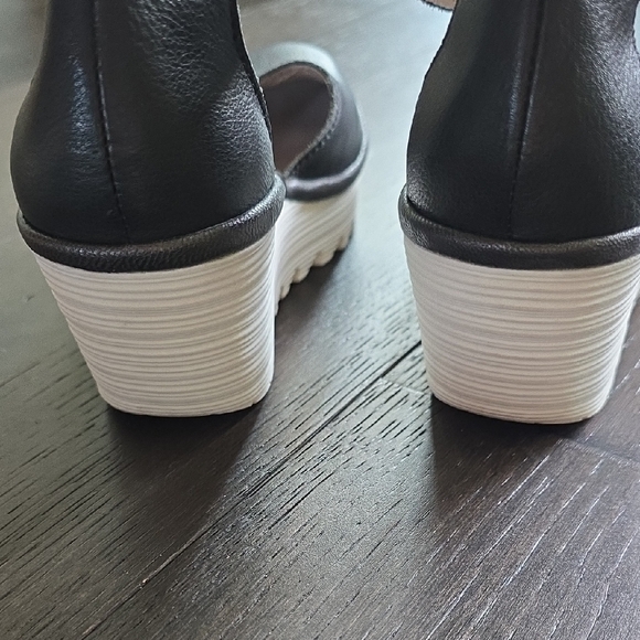 Fly London Ankle Strap Wedge - Picture 10 of 11